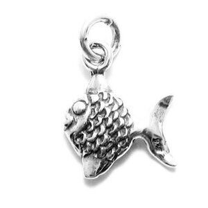 FISH CHARM IN 3D. STERLING SILVER.